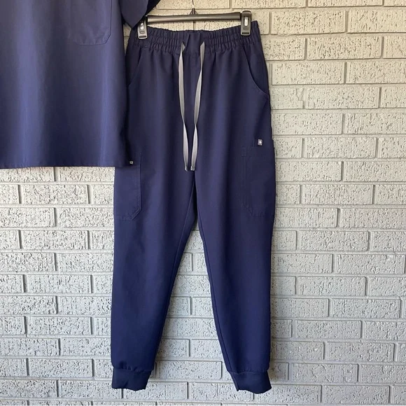 Figs Scrub Set Navy Blue Catarina Top High Waisted Uman Joggers Medium - Picture 4 of 9
